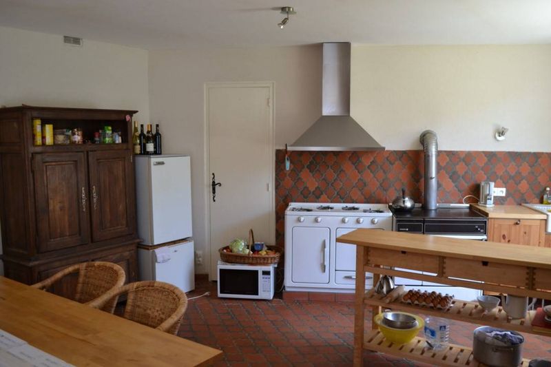 Campagne de Mars. Coquette maison en pierres