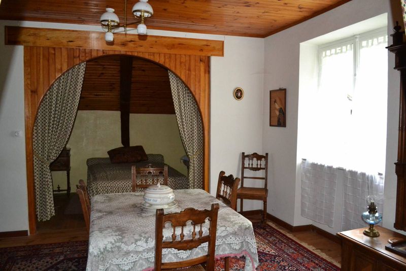 Petite maison de campagne à Intres.