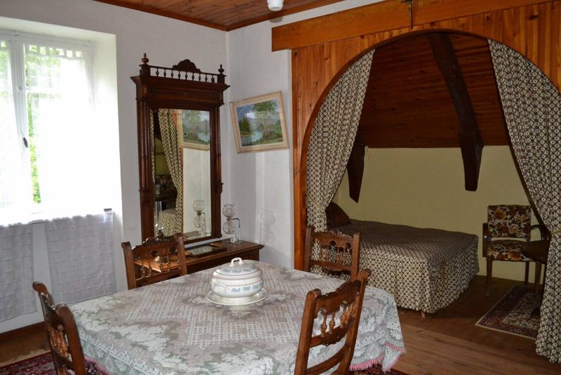 Petite maison de campagne à Intres.