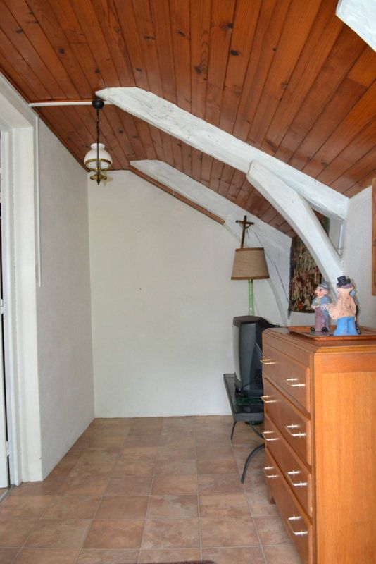 Petite maison de campagne à Intres.