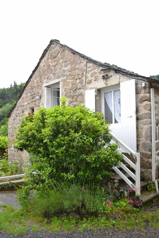 Petite maison de campagne à Intres.