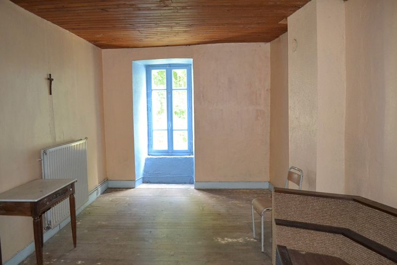 A rénover. Vue. Calme. 3 chambres. Mars