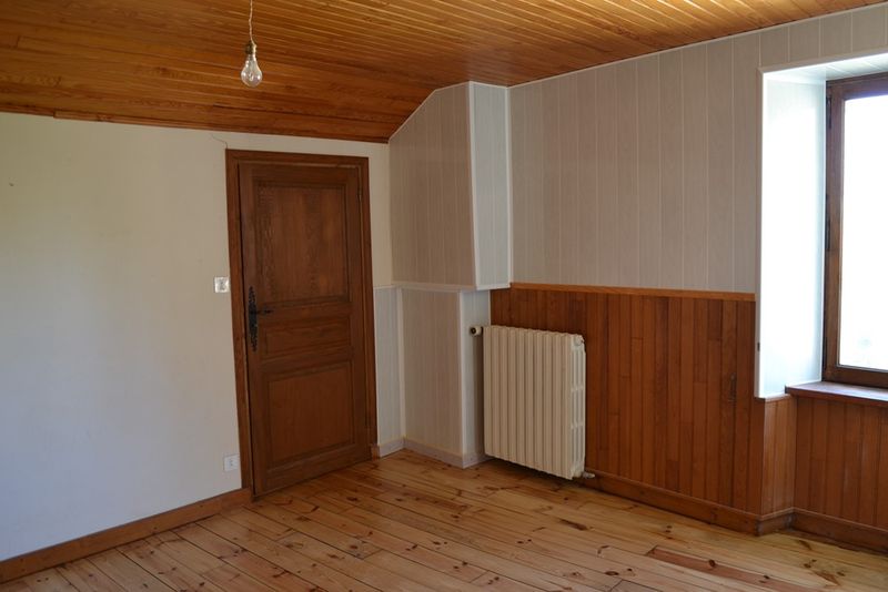 Maison de village T6 St Agrève Maison en pierres. Le Chiniac. Spacieuse.