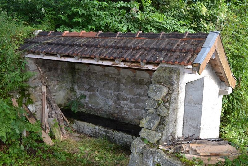 Maison de hameau  Campagne du Mazet Volumes spacieux. Bachat en pierres. 1800m² de terrain