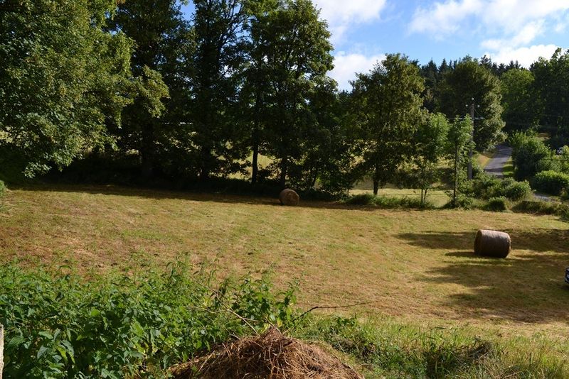 Maison de hameau  Campagne du Mazet Volumes spacieux. Bachat en pierres. 1800m² de terrain