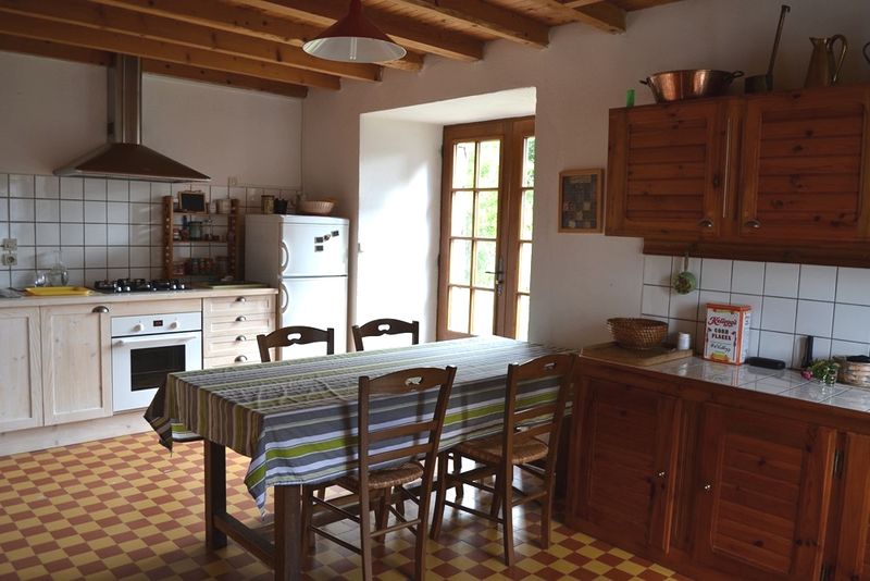 Maison de hameau  Campagne du Mazet Volumes spacieux. Bachat en pierres. 1800m² de terrain