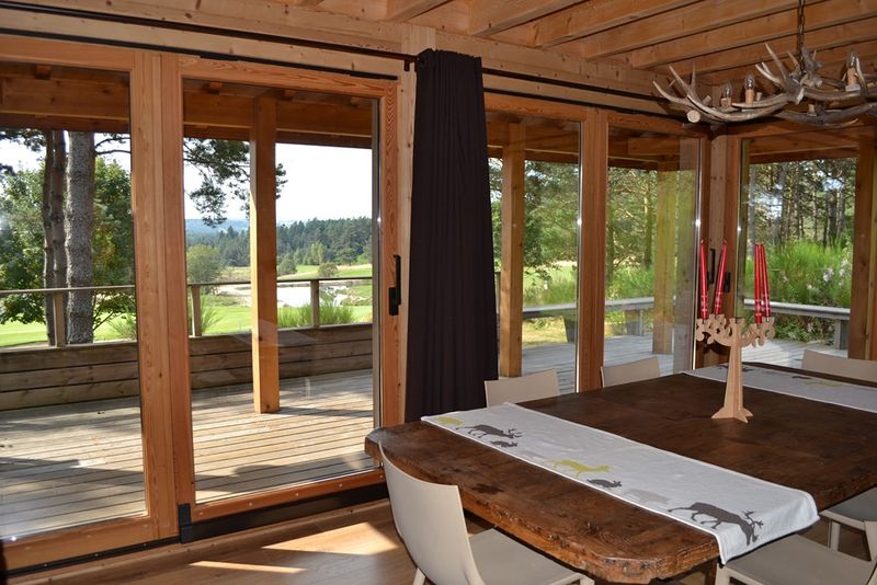 CHALET T3 Le Chambon sur Lignon Lumineux, proche du Golf. Construction récente. Vue.