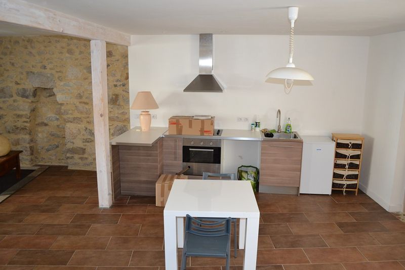 Appartement rénové T4 pièces  Le Chambon sur Lignon Appartement rénové 4 pièces  Le Chambon sur Lignon centre du village