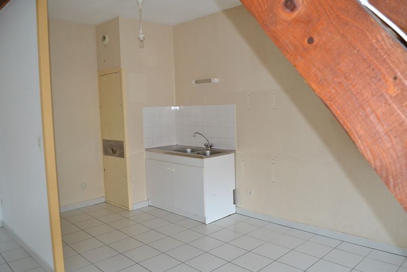 Appartement T3 Saint Agrève Centre ville.  Appartement 3 Saint Agrève Centre ville.