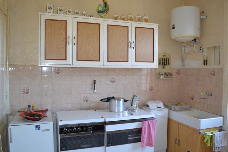 Le Mazet St Voy  Rez de chaussée. T3. Centre.