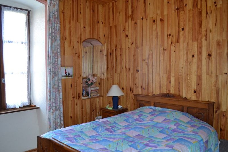 Le Mazet St Voy  Rez de chaussée. T3. Centre.