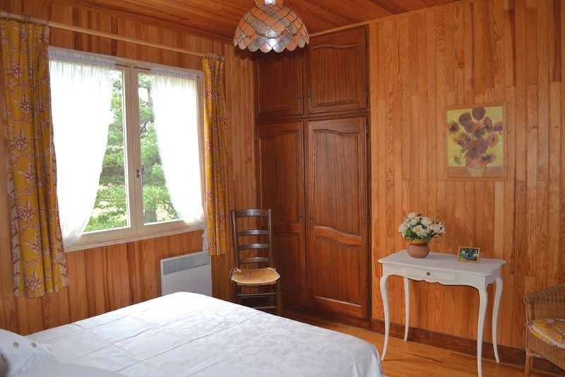 CHALET T5 Limite Ardèche Haute Loire Vue exceptionnelle. Qualité de construction. Exposition Sud.