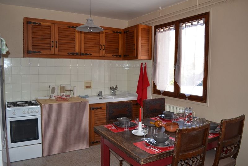 Appartement Rez de chaussée, proche centre village. Jardin