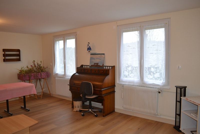 Appartement Le Chambon sur Lignon 100m². 3 chambres. Chauffage central fuel.