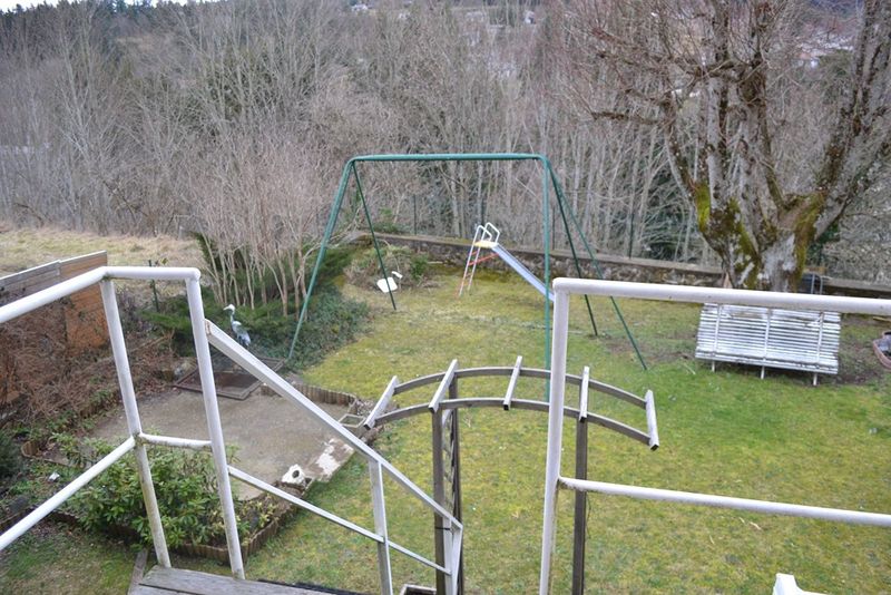 Appartement Le Chambon sur Lignon 100m². 3 chambres. Chauffage central fuel.