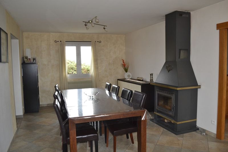 Maison individuelle T6 Fay sur Lignon Habitable immédiatement. Tout confort.