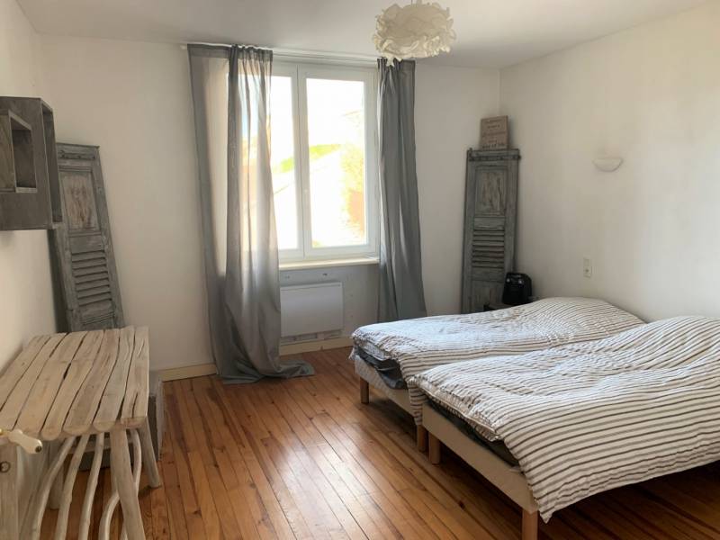 Meublé avec balcon proche centre village au Chambon sur Lignon