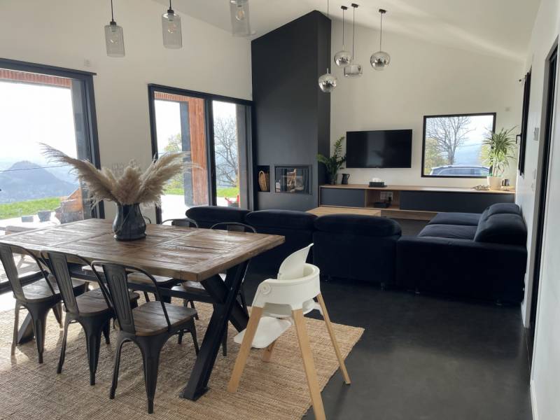 Propriété de 2020 contemporaine avec vue à Queyrières