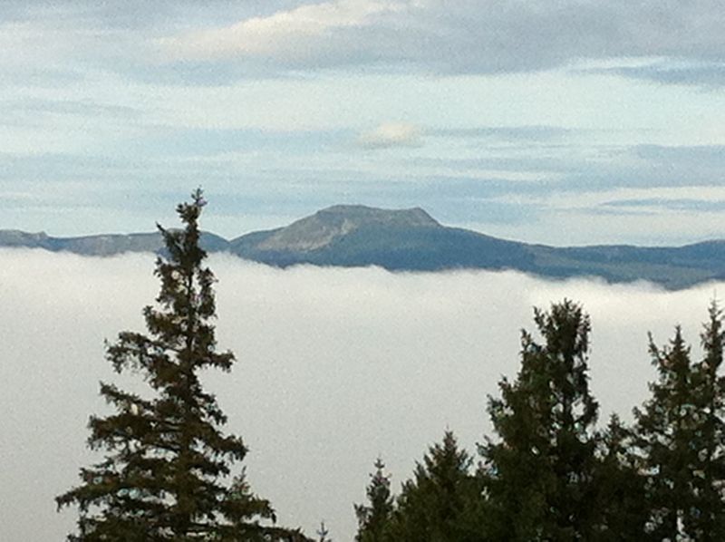Ancienne ferme St Agrève Au sommet du Chiniac. Vue imprenable. Cachet et confort.