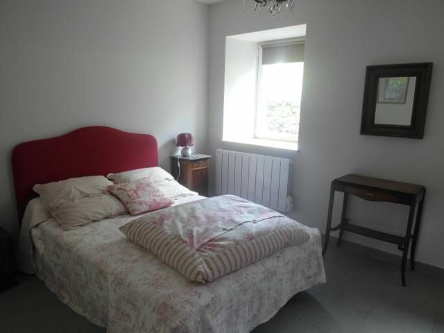 Appartement T2 Le Chambon sur Lignon centre. Loué meublé. Rez de jardin