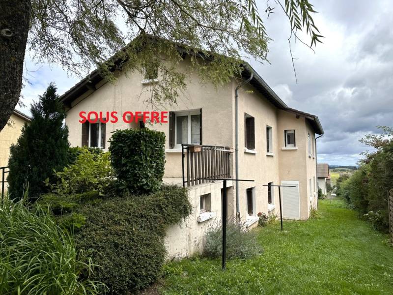 Maison à rafraichir avec jardin à Fay sur Lignon