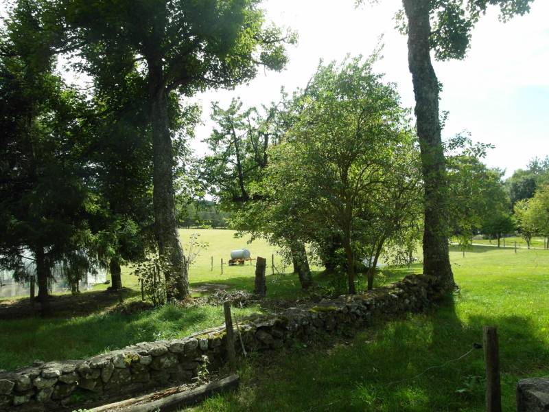 Propriété 2 corps de bâtiments et plus de 7Ha de terrain