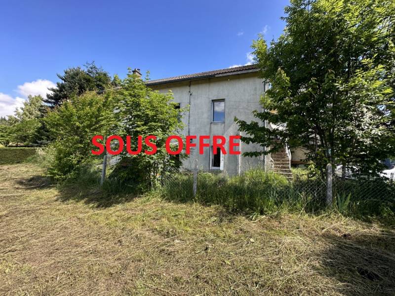 Maison mitoyenne avec jardinet en campagne de Mars