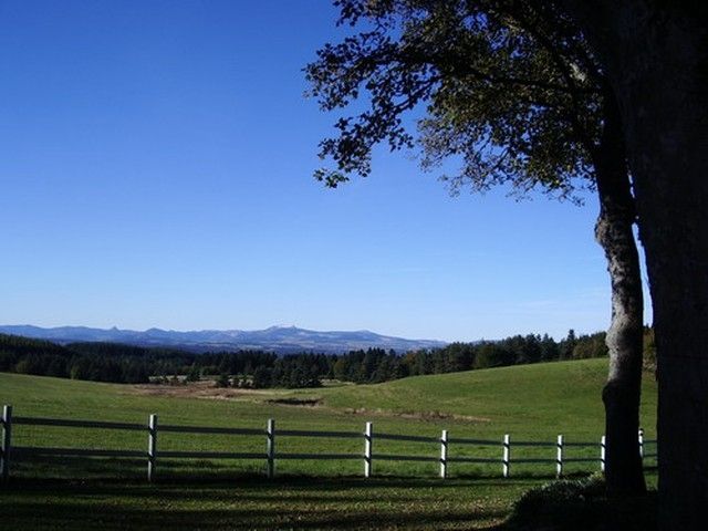 Moins d'un hectare T8 DEVESSET Avec gîte classé 3 étoiles Moins d'un hectare 8 DEVESSET Ardèche Avec gîte classé 3 étoiles