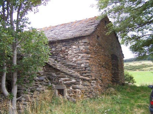 Moins d'un hectare T4 VENDU   CHAUDEYROLLES RARE Moins d'un hectare 4 VENDU   CHAUDEYROLLES Haute-Loire RARE