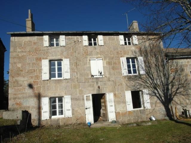 Carré d'habitation mitoyen au Chambon sur Lignon