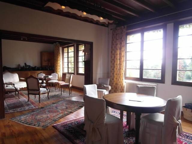 Propriété LE CHAMBON SUR LIGNON Ancienne pension de famille rénovée