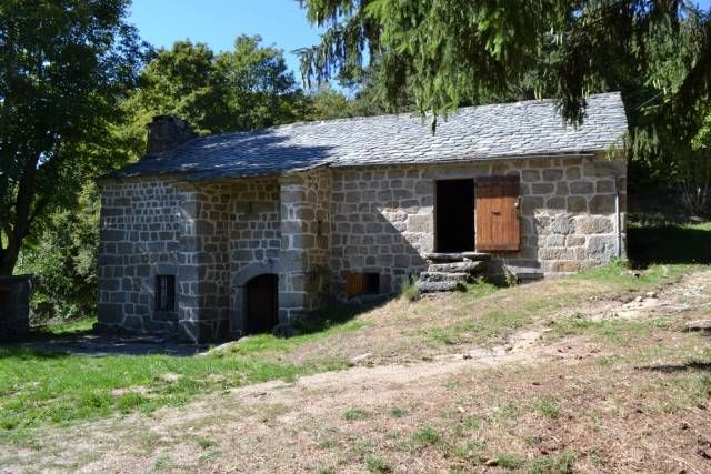 Maison forte Campagne du Chambon-Mazet St Voy Ancienne ferme fortifiée de 1765. Beaucoup de charme. Maison forte Campagne du Chambon-Mazet St Voy Le Mazet Saint Voy Ancienne ferme fortifiée de 1765. Beaucoup de charme.