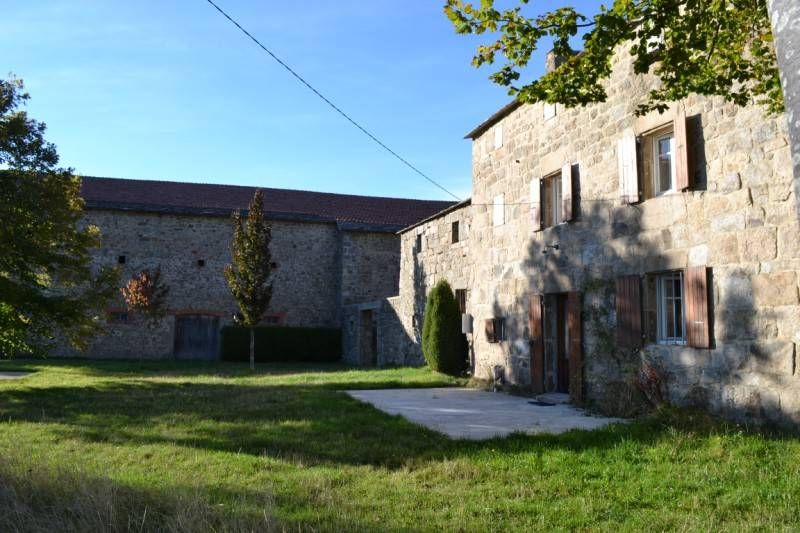 Ferme Campagne de St Agrève Environnement superbe. Ruine attenante. 3000m² terrain. Ferme Campagne de St Agrève Environnement superbe. Ruine attenante. 3000m² terrain.