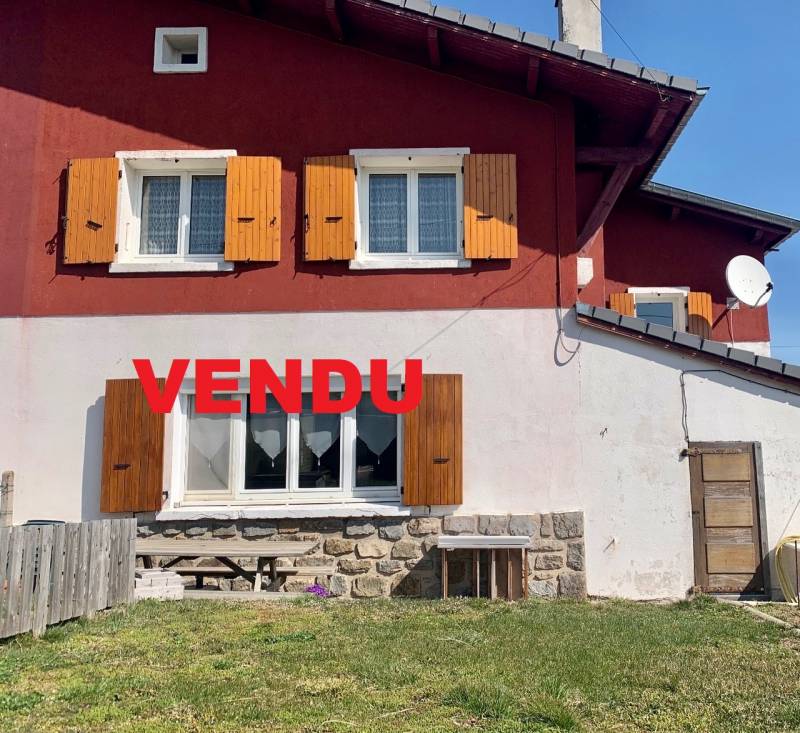 Maison mitoyenne avec jardin et garage à Saint Agrève