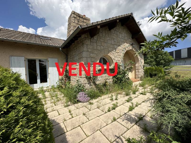 Villa dans quartier résidentiel à Saint-Agrève