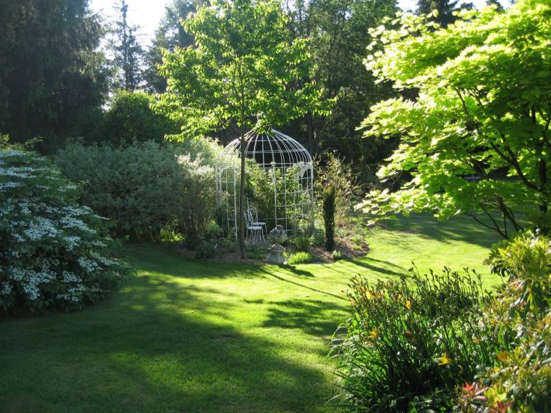 Propriété sur environ 2 hectares à 2 pas du Chambon sur Lignon