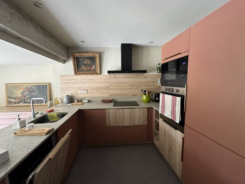 Maison de bourg entièrement rénovée avec jardin à Chenereilles