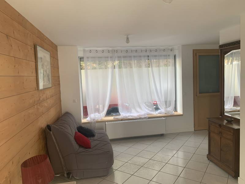 Appartement T3 Le Chambon sur Lignon centre.  Appartement rénové en Rez De Chaussée.