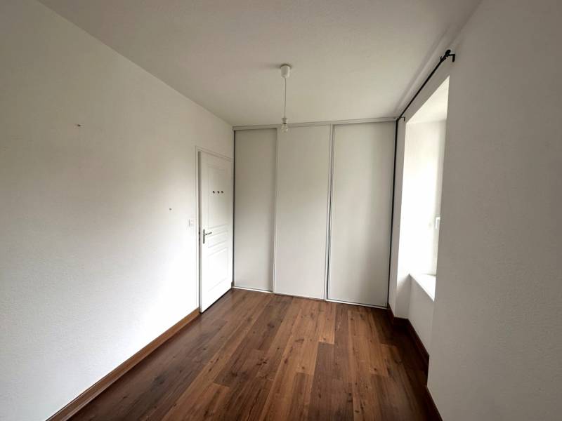 Appartement T4 sans travaux avec balcons au Chambon sur Lignon