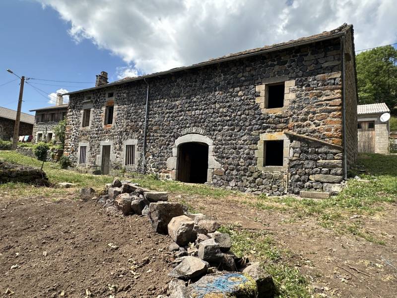 Ferme dans un hameau isolé à Champclause