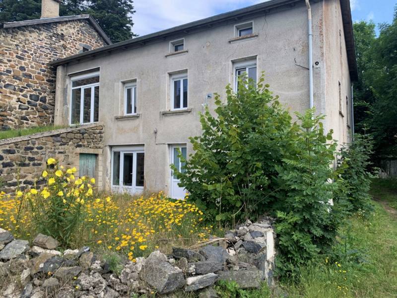 Maison atypique avec annexe au Mazet St Voy