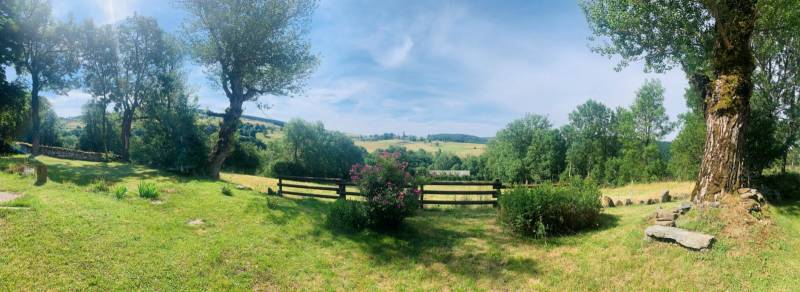 Chaumière isolée avec vue à Freycenet La Cuche