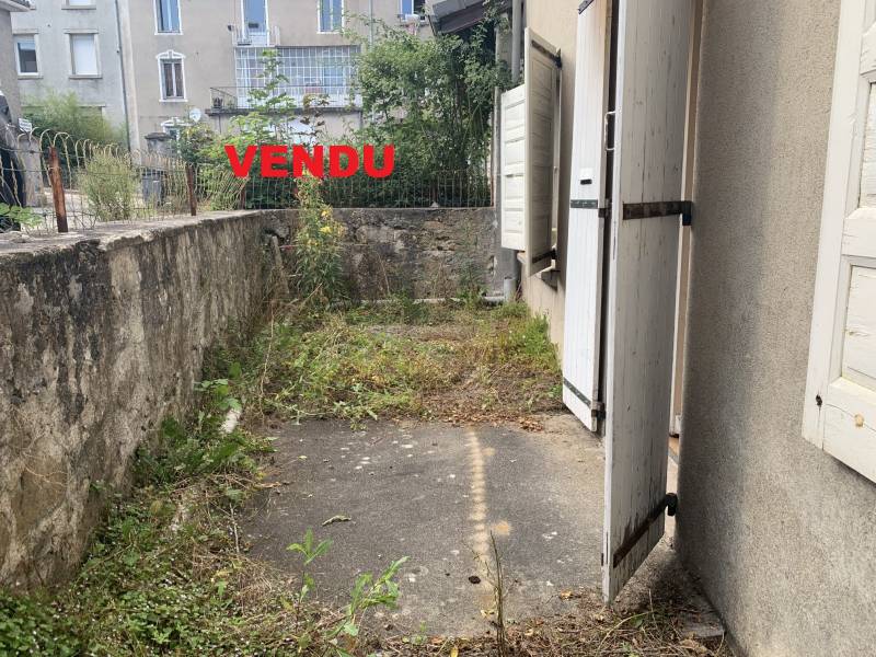 Appartement avec terrasse au centre du village du Chambon sur Lignon