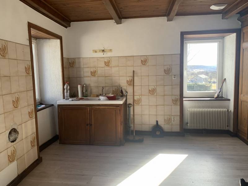 Maison mitoyenne avec jardin et dépendance en campagne du Mazet Saint Voy