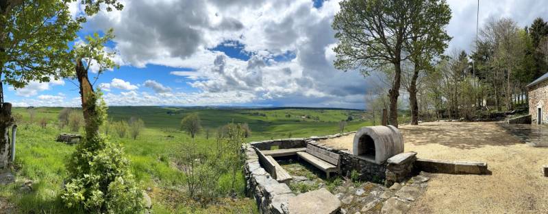 Ferme dans hameau isolé avec vue à Freycenet La Cuche