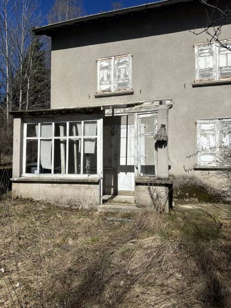 Maisons à rénover sur 11 900m² au Mazet St Voy