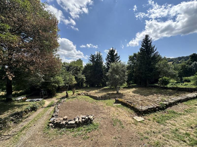Ferme dans un hameau isolé à Champclause