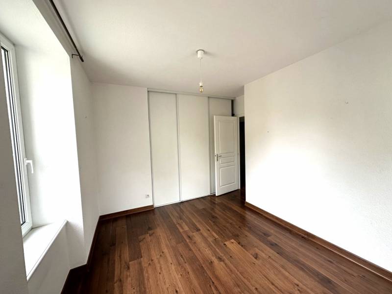 Appartement T4 sans travaux avec balcons au Chambon sur Lignon
