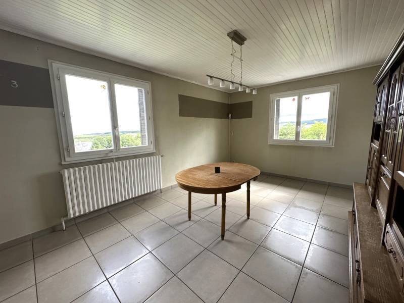 Maison à rafraichir avec jardin à Fay sur Lignon