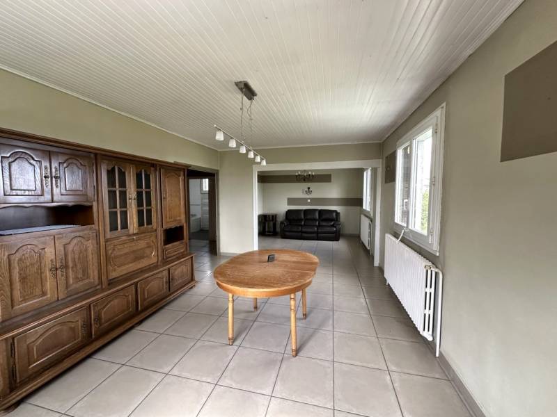 Maison à rafraichir avec jardin à Fay sur Lignon